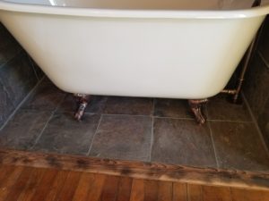 tile floor and clawfoot tub drain assembly